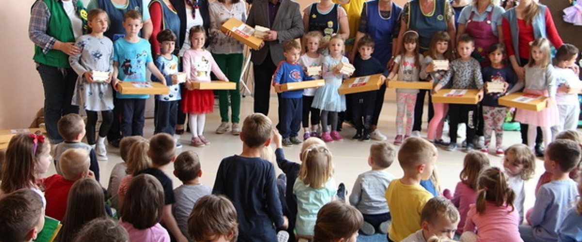 Vrtićki mališani dobili didaktičke igračke