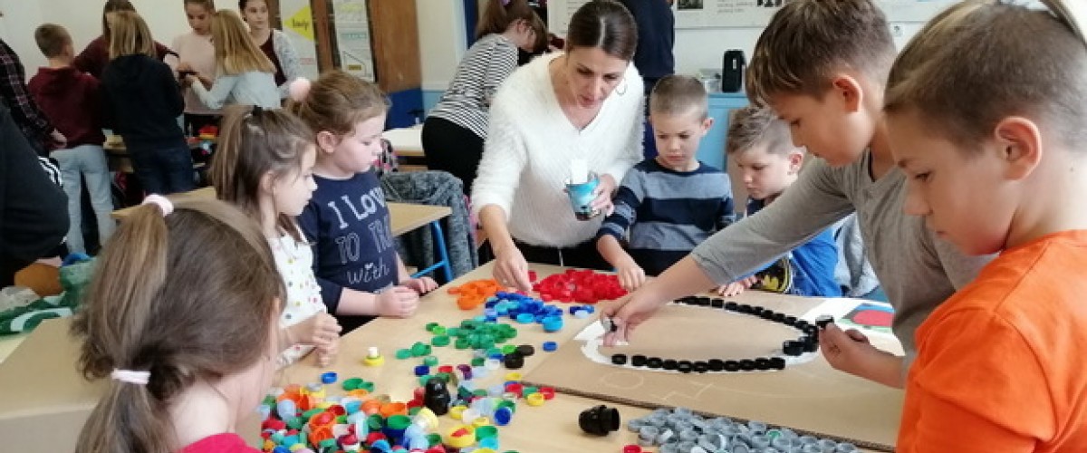 Održana radionica izrade kreativnih predmeta od plastičnih čepova