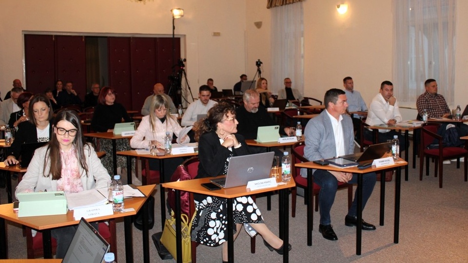 Održana sjednica Gradskog vijeća Jastrebarskog: nove odluke o predškolskom odgoju, otpadu i komunalnoj infrastrukturi