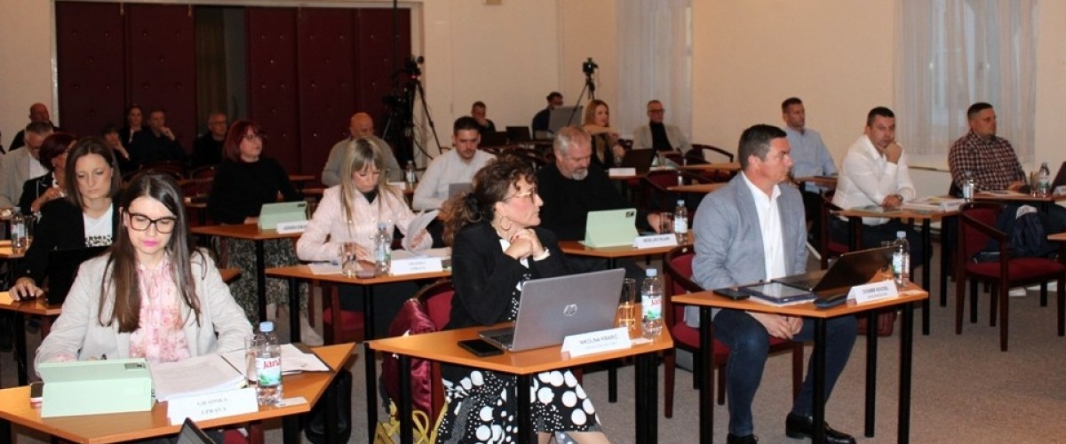 Održana sjednica Gradskog vijeća Jastrebarskog: nove odluke o predškolskom odgoju, otpadu i komunalnoj infrastrukturi